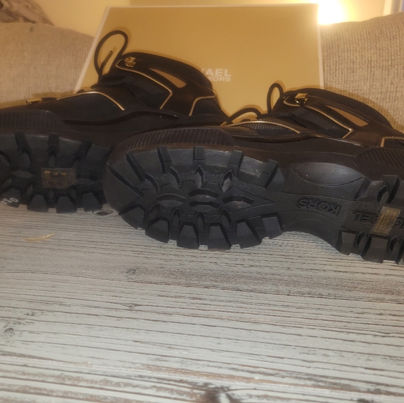 🔥SALE🔥Michael Kors HTF  Brooke Bootie SZ 9.5 - Picture 11 of 16